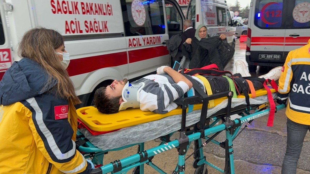 Samsun’da ameliyat yolunda kaza: Oğlu yaralandı