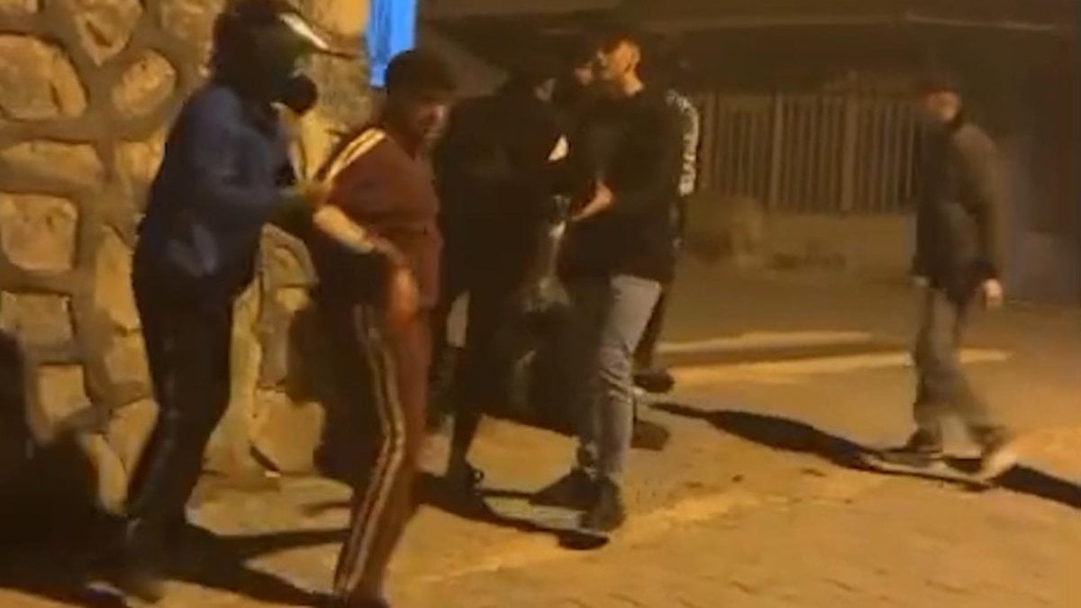 Şanlıurfa’da bir şahsı darbedip görüntülerini paylaşan şüpheliler inceleme altına alındı