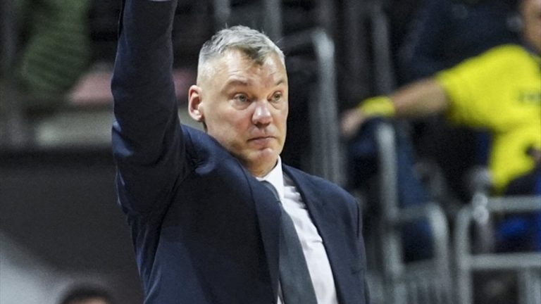 Sarunas Jasikevicius: Fenerbahçe basketbolunu sahaya yansıtmamız gerekiyor