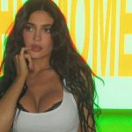 Şaşırtmaya devam ediyor! Kylie Jenner’ın nar taneli bikinisi