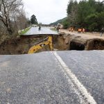 Selçuk–Ortaklar yolunda göçük: Karayolu ulaşıma kapatıldı