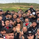 Serdal Adalı Kocaelispor deplasmanında taraftarlarla birlikte gitti