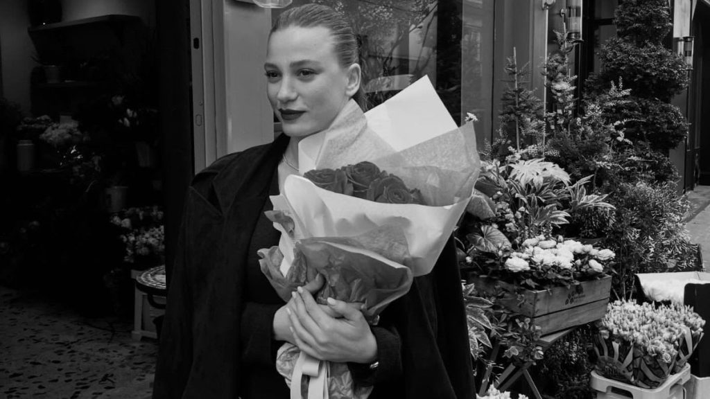 Serenay Sarıkaya’dan yeni kareler geldi