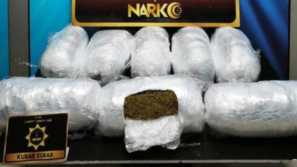Siirt’te yolcu otobüsünde 9 kilo kubar esrar ele geçirildi