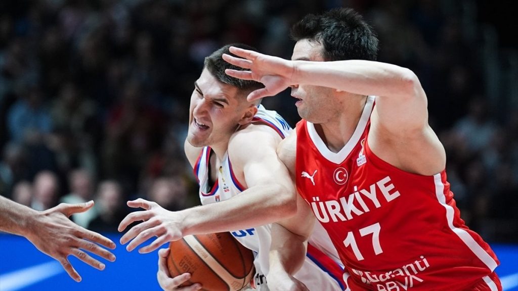 Sırbistan’ı deviren 12 Dev Adam liderliğini sürdürdü