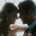 Yeni gelin Yasemin Kay Allen’dan yeni poz! Kırmızılar içinde