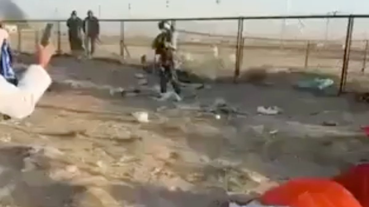 ABD savaş uçağı Kuveyt’te düşürüldü: Pilot paraşütle sağ kurtuldu