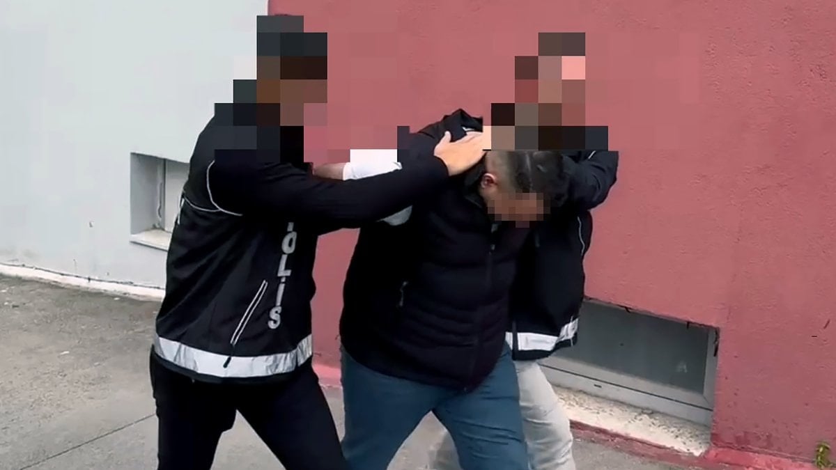 Adana uyuşturucu tacirlerine operasyon: 2 tutuklama