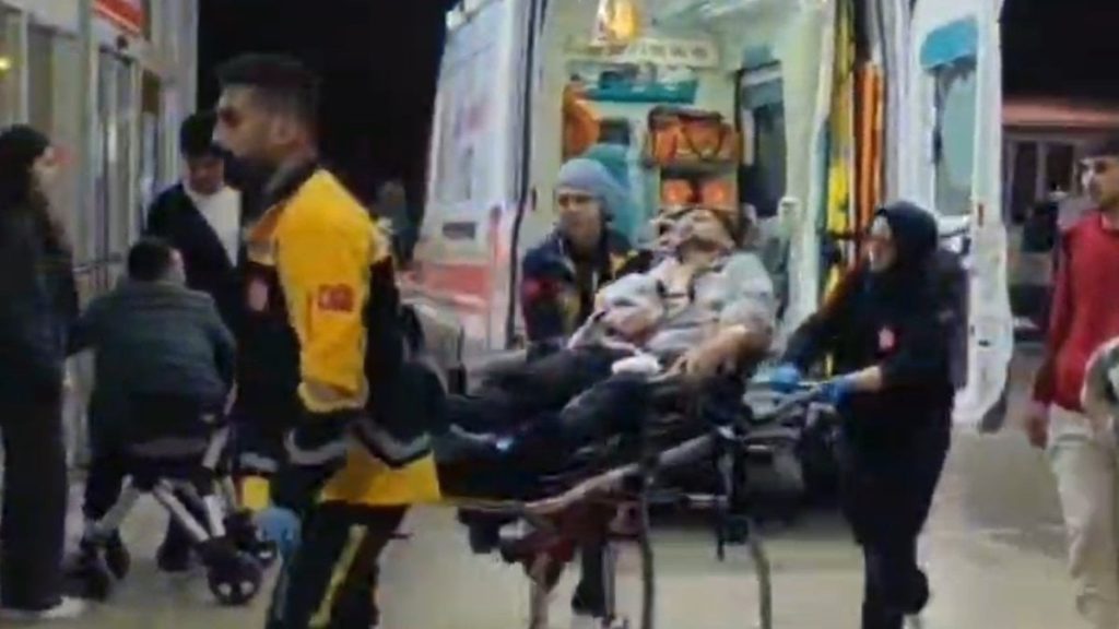 Adana’da bıçaklı kavgada 2 kişi yaralandı