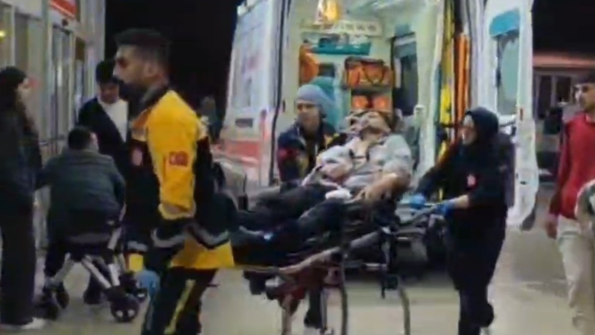 Adana’da bıçaklı kavgada 2 kişi yaralandı