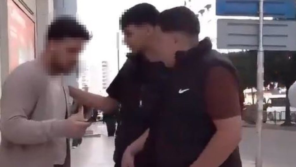 Adana’da sosyal medyada etkileşim için ‘kurgu’ içerik paylaştı: Mescid temizleme cezası verildi