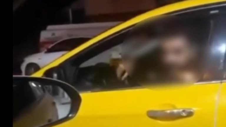 Adana’da taksi kavgası: Araç önünü kesen şoför, müşteriyi korkuttu