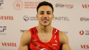 Adem Asil, halka aletinde altın madalya kazandı