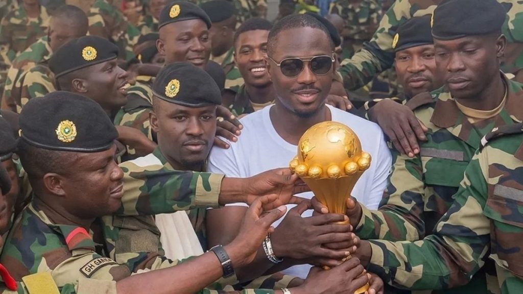 Afrika Uluslar Kupası, Senegal ordusuna geçti