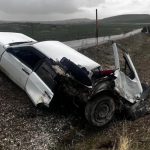 Afyonkarahisar’da feci kaza: Otomobil ikiye bölündü