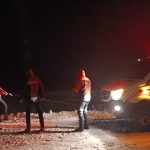 Ağrı’da şarampole kayan araçtaki 4 kişi kurtarıldı