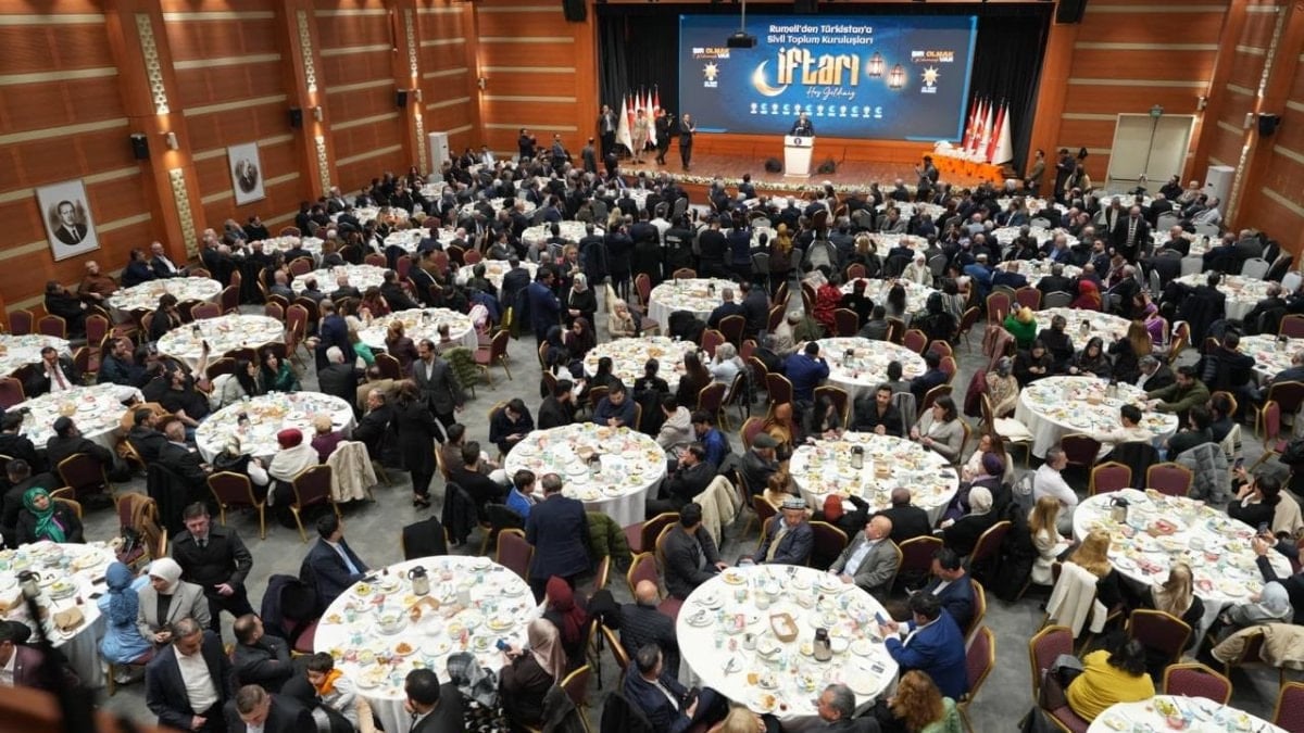 AK Parti İstanbul İl Başkanlığı’nda Şehit Aileleri ve Gaziler İftarı