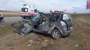 Aksaray’da anne-baba kazada can verdi, 4 çocuğu yaralı