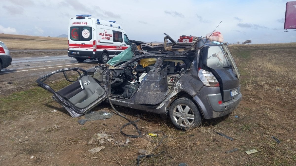 Aksaray’da anne-baba kazada can verdi, 4 çocuğu yaralı