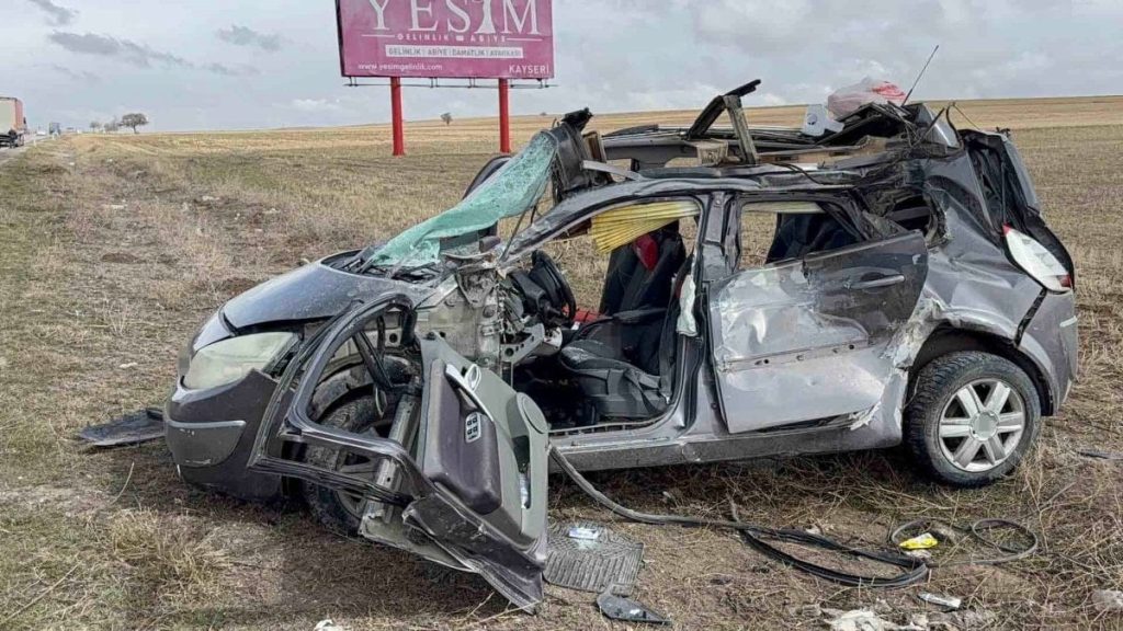 Aksaray’da otomobil tıra arkadan çarptı: 1 ölü 3 yaralı