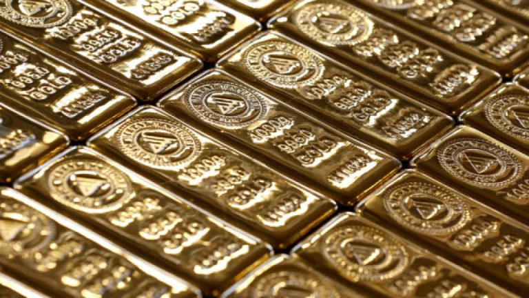 Altın 5 bin dolar etrafında dalgalanıyor