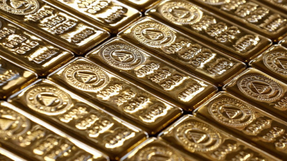 Altın 5 bin dolar etrafında dalgalanıyor