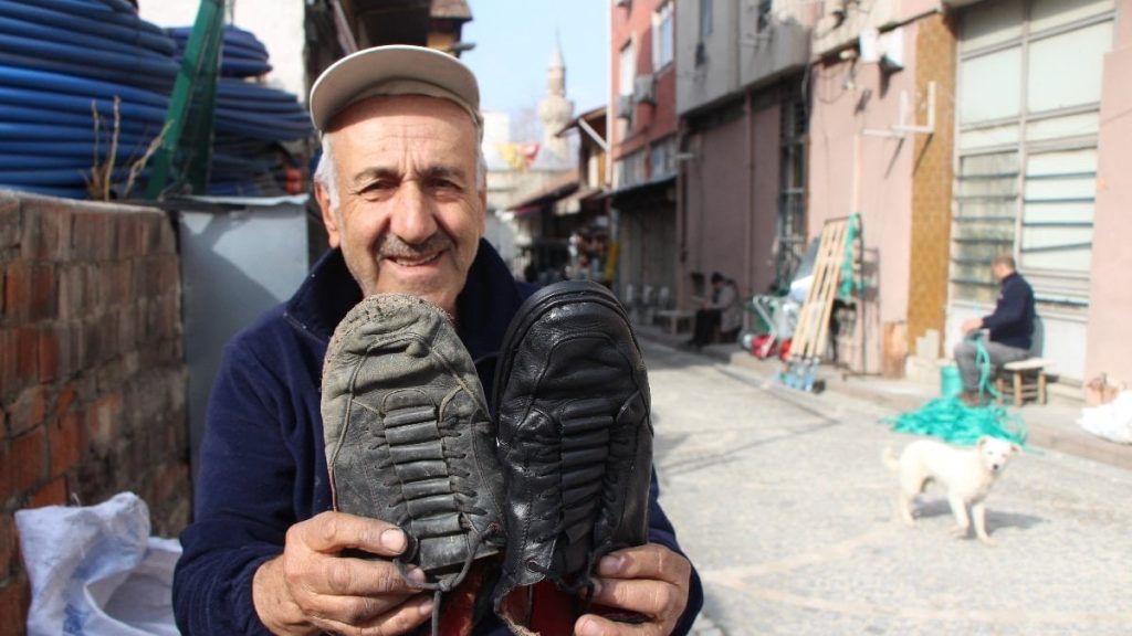 Amasya’da 50 yıldır iğne ve iplikle hayatını sürdüren usta: ‘Ben Ermeni asıllı bir Türk milliyetçisiyim’