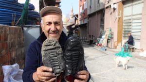 Amasya’da 50 yıldır iğne ve iplikle hayatını sürdüren usta: ‘Ben Ermeni asıllı bir Türk milliyetçisiyim’