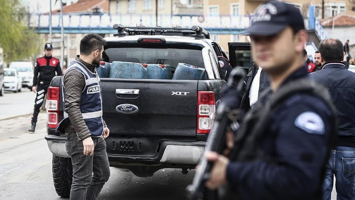 Ankara’da sosyal medyada, ‘silahlı fotoğraf’ paylaşanlara operasyon: 26 kişi gözaltında