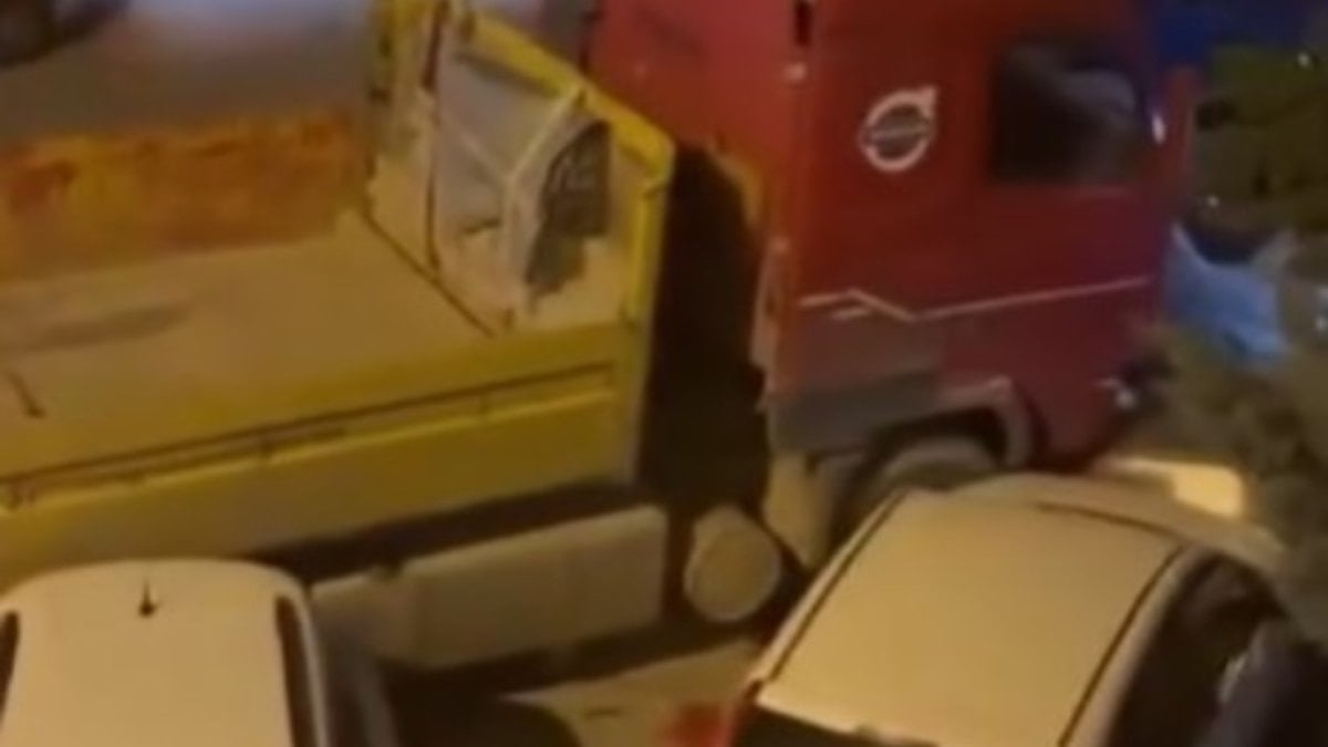 Ankara’da zincirleme kaza: Tır park halindeki 9 araca çarptı