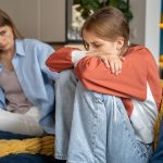 Anne ile yetişkin çocuk arasında bazen sınırlar belirsizleşebiliyor