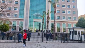 Antalya Büyükşehir Belediyesi davasında tahliye edilen 3 sanık hakkında yakalama kararı