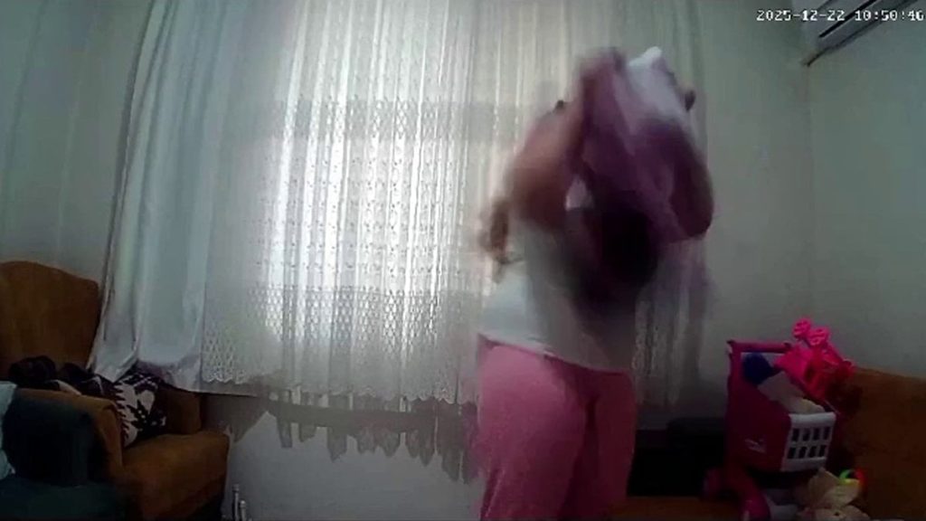 Antalya’da bebeğini döven annenin cezası netleşti