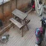 Antalya’da iki motosikletlinin kafa kafaya çarpıştığı kaza kamerada