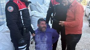 Antalya’da iş yerini yakmaya çalıştı