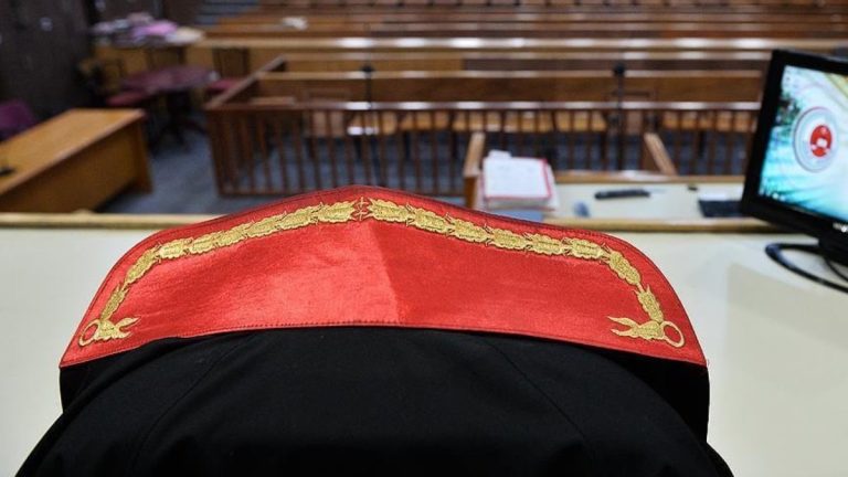 Antalya’da tutuksuz sanık, ‘İtirafçı Oldum’ diyerek üç kişiden helallik istedi