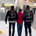 Antalya’da yüksek kar vaadiyle 480 bin lira dolandırıcılık yapan 2 şahıs tutuklandı