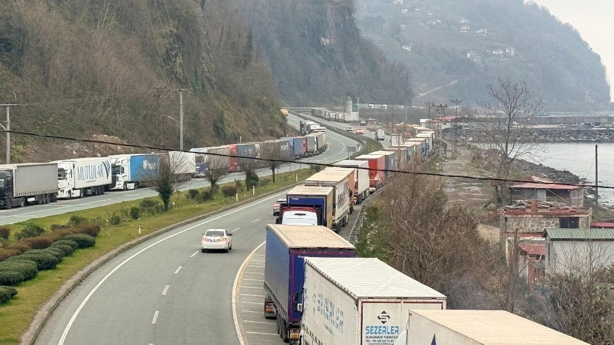 Artvin’deki Sarp Sınır Kapısı’nda bayram yoğunluğu