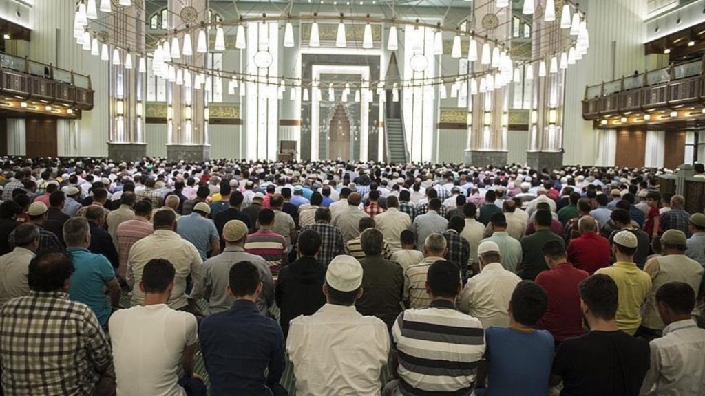 ASAL’dan namaz kılıyor musunuz anketi