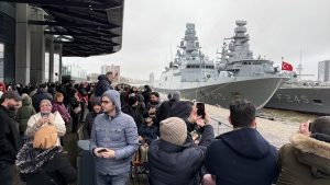 Avrupa’daki Türklerden Rotterdam’da TCG Anadolu’ya yoğun ilgi