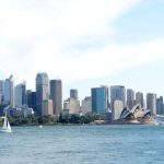 Avustralya petrol fiyatlarına karşı yakıt vergisini yarıya indiriyor