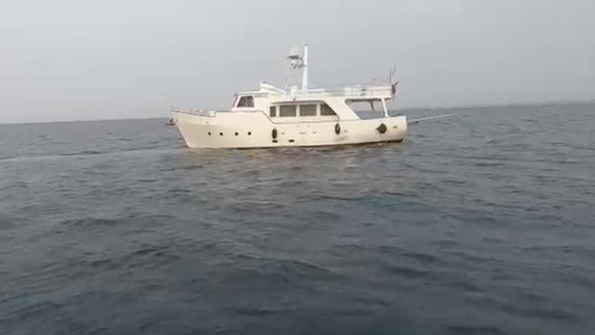 Aydın açıklarında İtalya rotasındaki teknede 101 kaçak göçmen yakalandı