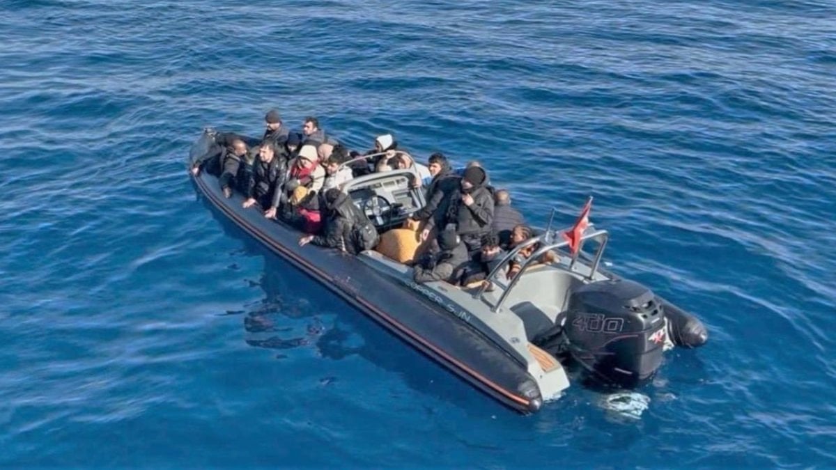 Aydın’da 2 göçmen kaçakçısı ile 101 düzensiz göçmen yakalandı