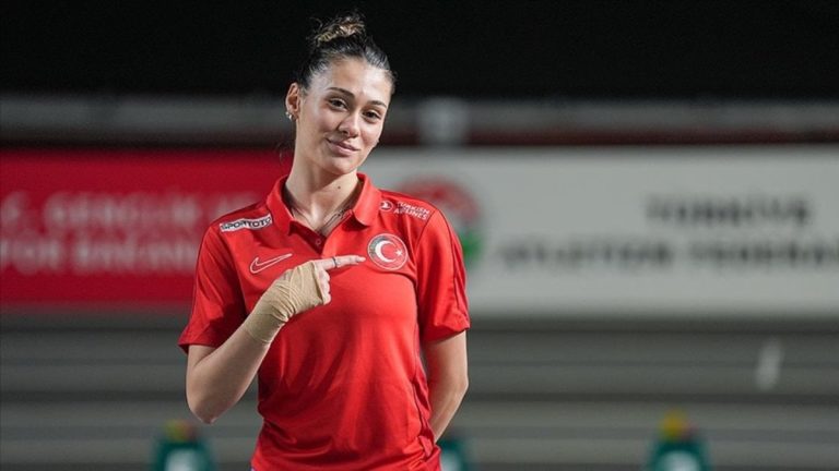 Aysel Önder, Avrupa rekoruyla dünya şampiyonu oldu