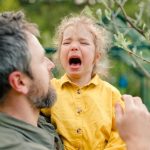 Baba kızdığında çocukların tepkisi daha yoğun olabiliyor