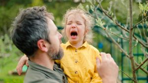 Baba kızdığında çocukların tepkisi daha yoğun olabiliyor