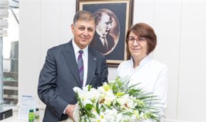 Başkan Tugay, meslektaşlarıyla Tıp Bayramı’nı kutladı