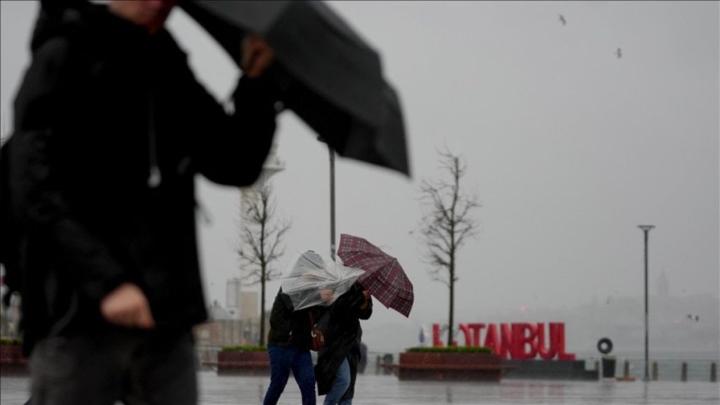 Bayramın ilk gününde İstanbul ve çevresi için kuvvetli sağanak uyarısı