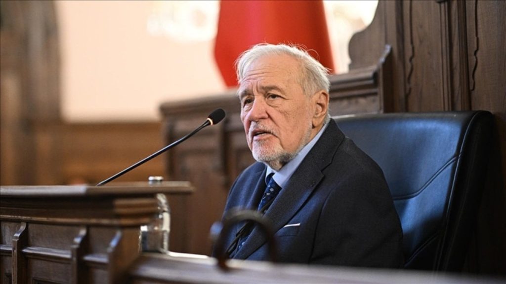 Beşiktaş – Kasımpaşa maçında İlber Ortaylı unutulmadı