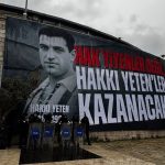 Beşiktaş’tan göndermeli pankart: Hakkı Yetenler kazanacak!